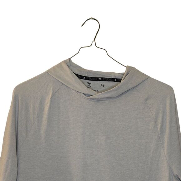 Xersion Studio Men's Heather Gray Long Sleeve Hoodie Activewear Shirt Medium NWT - Picture 2 of 14